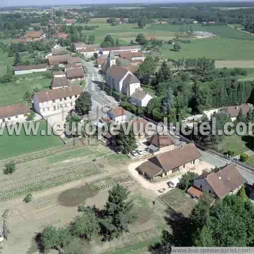 Photo aérienne de Pleure