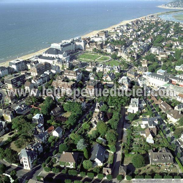 Photo aérienne de Cabourg