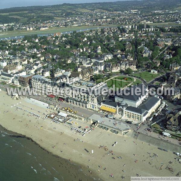 Photo aérienne de Cabourg