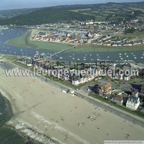 Photo aérienne de Cabourg