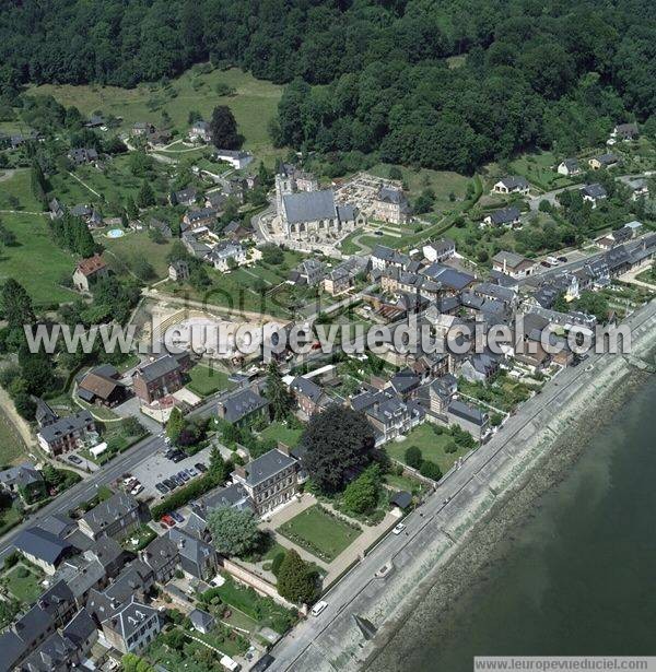 Photo aérienne de Villequier