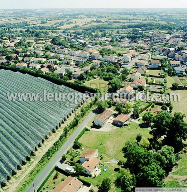 Photo aérienne de Saint-Pierre-Montlimart