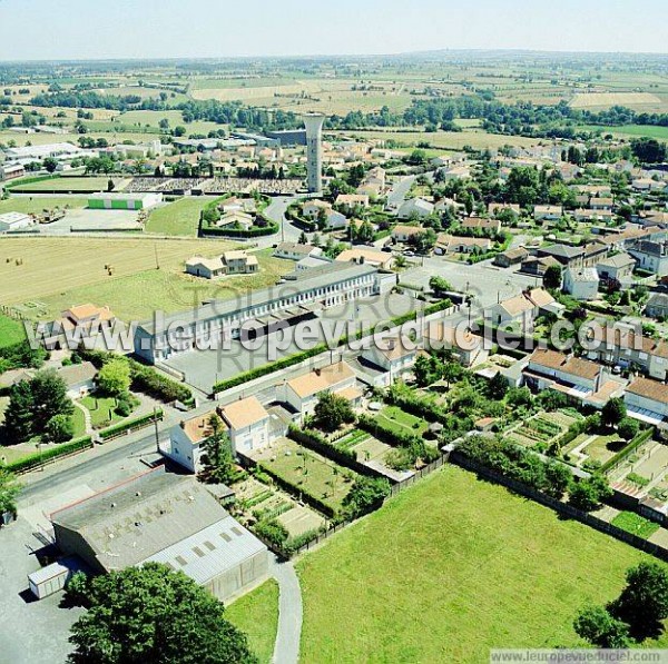 Photo aérienne de Le May-sur-vre