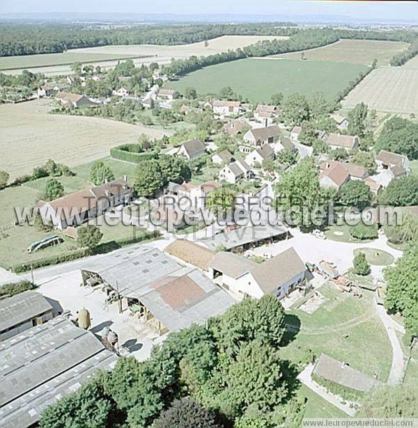 Photo aérienne de Tart-l'Abbaye