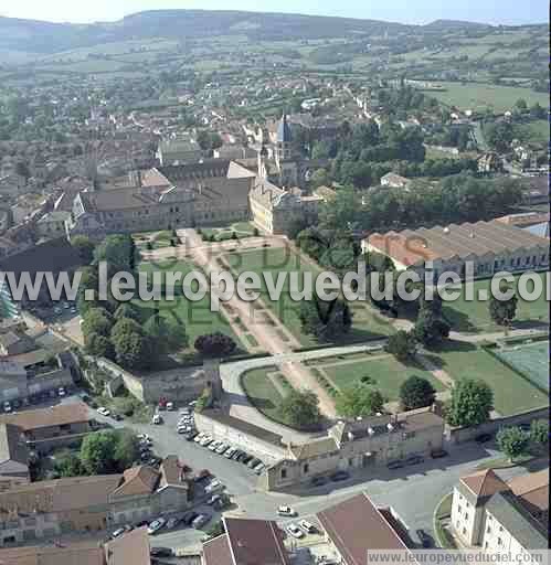 Photo aérienne de Cluny