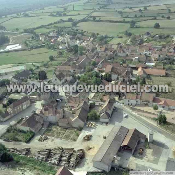 Photo aérienne de Genouilly