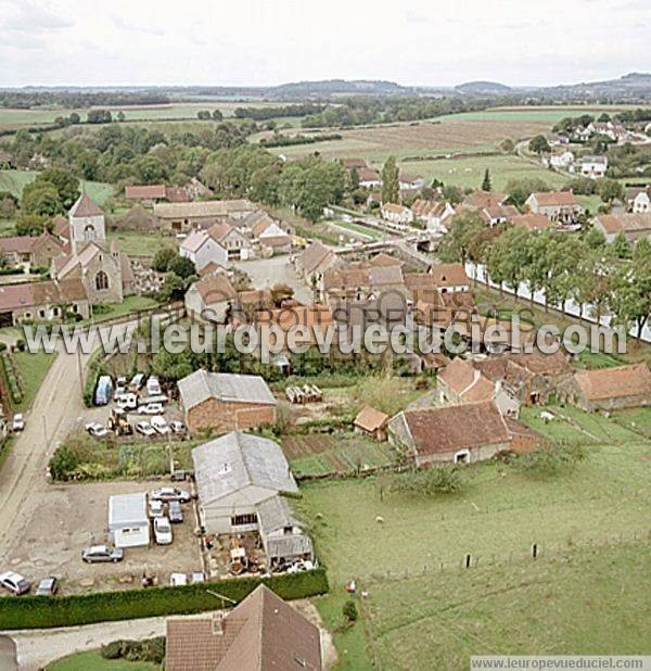 Photo aérienne de Vandenesse-en-Auxois