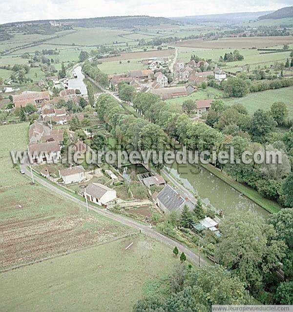 Photo aérienne de Vandenesse-en-Auxois