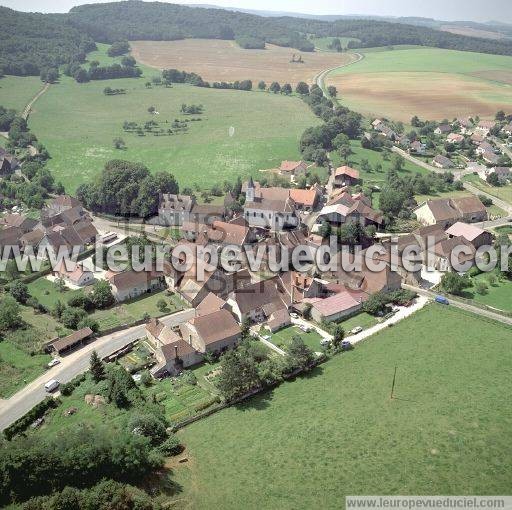 Photo aérienne de Ougney