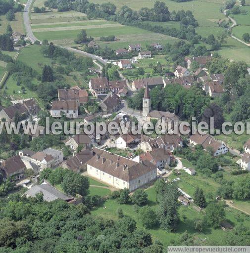 Photo aérienne de Courbouzon