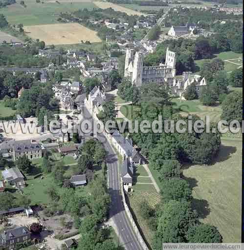 Photo aérienne de Jumiges