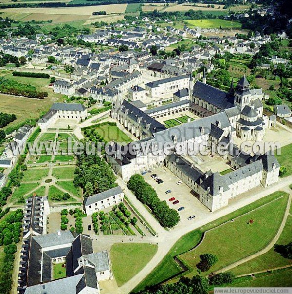 Photo aérienne de Fontevraud-l'Abbaye