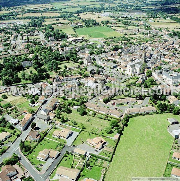 Photo aérienne de Nueil-sur-Layon