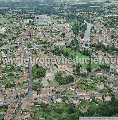 Photo aérienne de Montmorillon