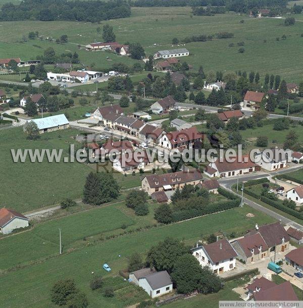 Photo aérienne de Courlans