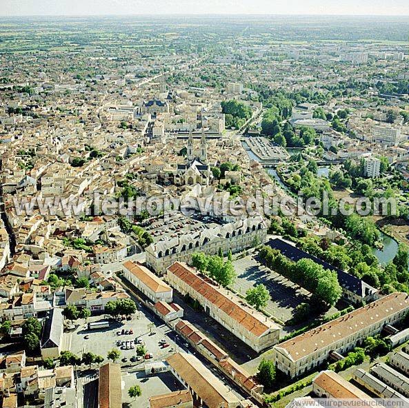 Photo aérienne de Niort