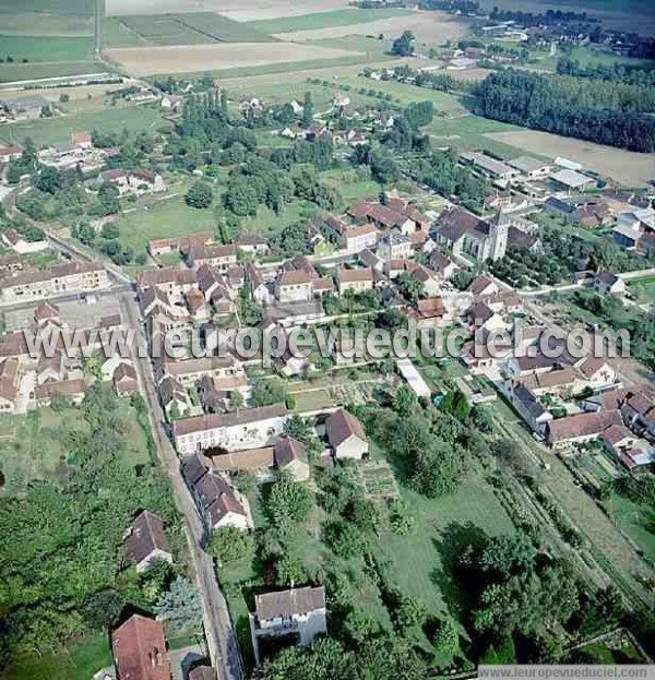 Photo aérienne de Champlost