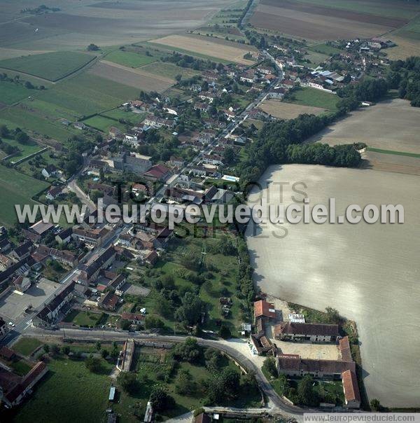 Photo aérienne de Champlost