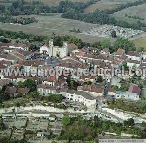 Photo aérienne de Valence-sur-Base