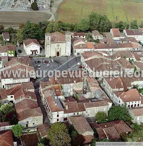 Photo aérienne de Valence-sur-Base