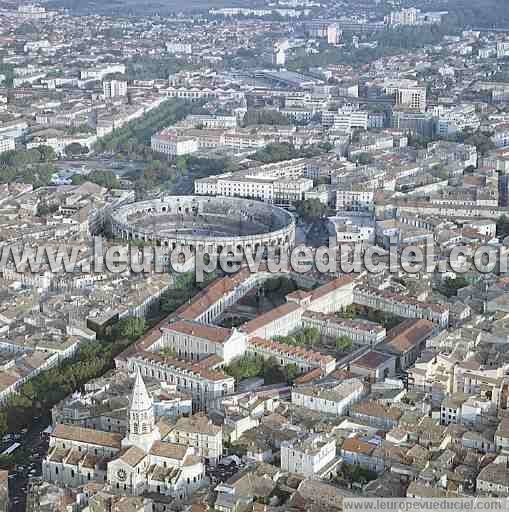 Photo aérienne de Nîmes