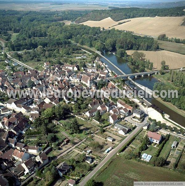 Photo aérienne de Accolay