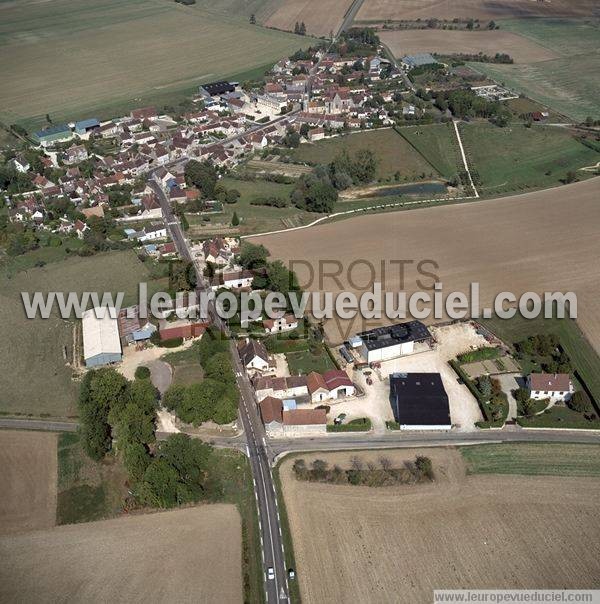 Photo aérienne de Yrouerre