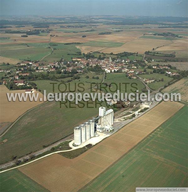 Photo aérienne de tais-la-Sauvin