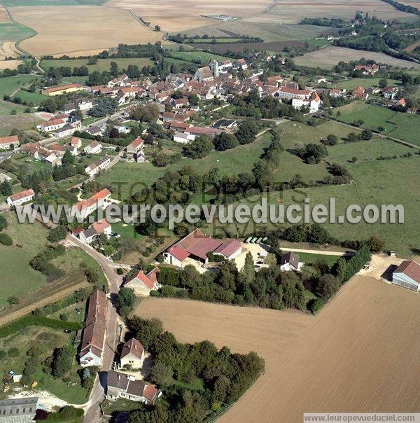 Photo aérienne de tais-la-Sauvin