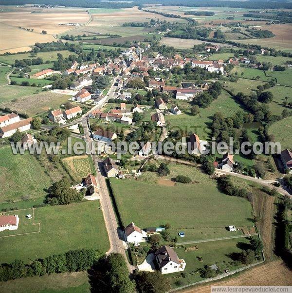 Photo aérienne de tais-la-Sauvin