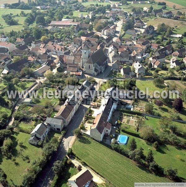 Photo aérienne de tais-la-Sauvin