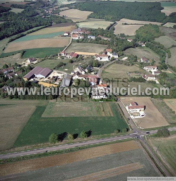 Photo aérienne de Ouanne