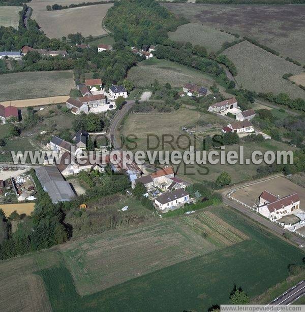 Photo aérienne de Ouanne