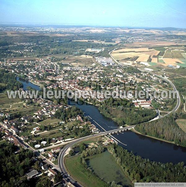 Photo aérienne de Champs-sur-Yonne
