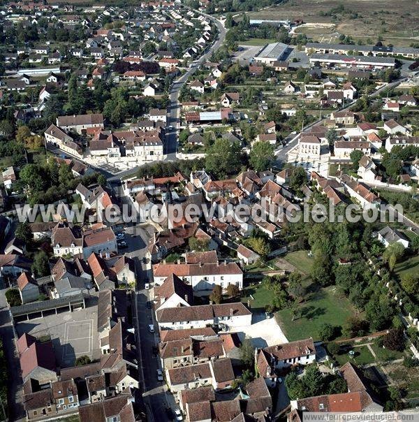 Photo aérienne de Champs-sur-Yonne