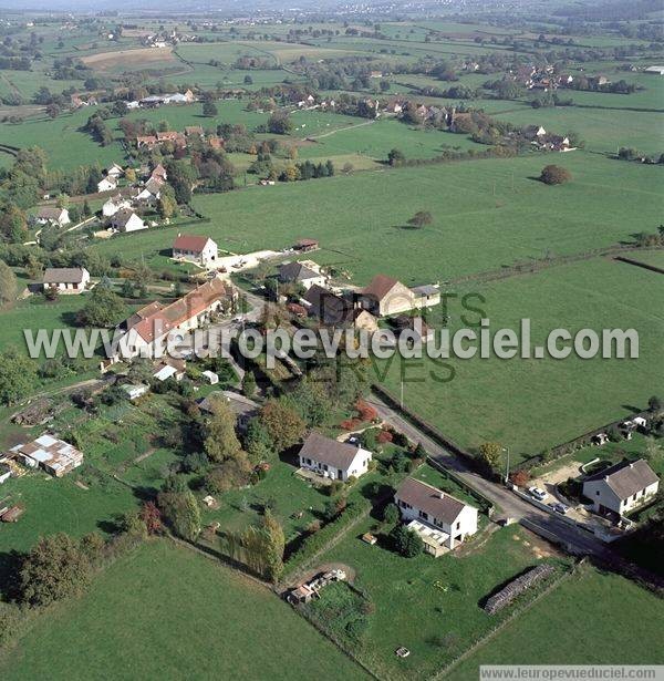 Photo aérienne de Perreuil