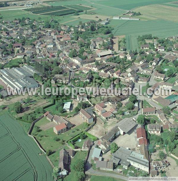 Photo aérienne de Mzires-en-Drouais