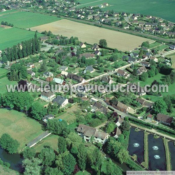 Photo aérienne de Arnires-sur-Iton