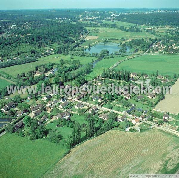 Photo aérienne de Arnires-sur-Iton