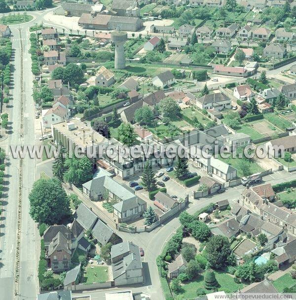 Photo aérienne de Châteauneuf-en-Thymerais Photo aérienne de Châteauneuf-en-Thymerais