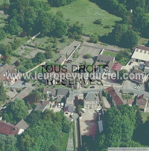 Photo aérienne de Mézières-en-Drouais