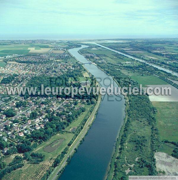 Photo aérienne de Bnouville