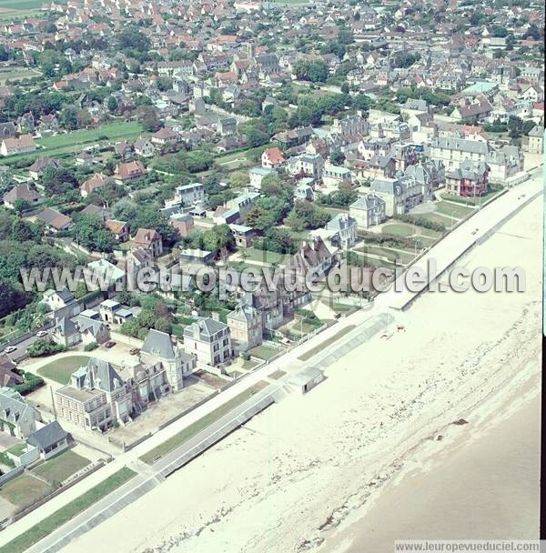 Photo aérienne de Lion-sur-Mer