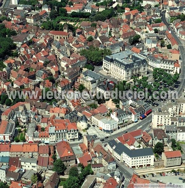 Photo aérienne de Montluon