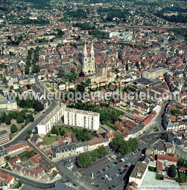 Photo aérienne de Moulins