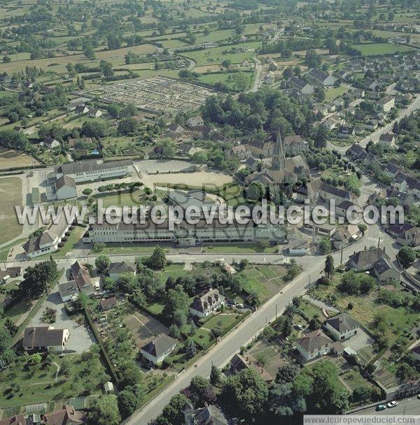 Photo aérienne de Bourbon-l'Archambault