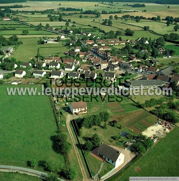 Photo aérienne de Ainay-le-Chteau