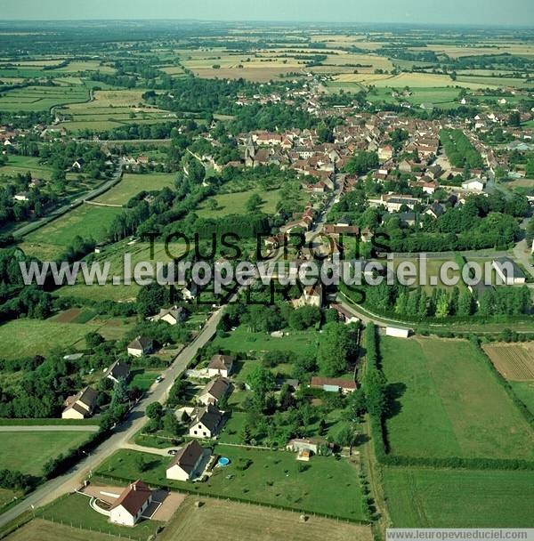 Photo aérienne de Ainay-le-Chteau