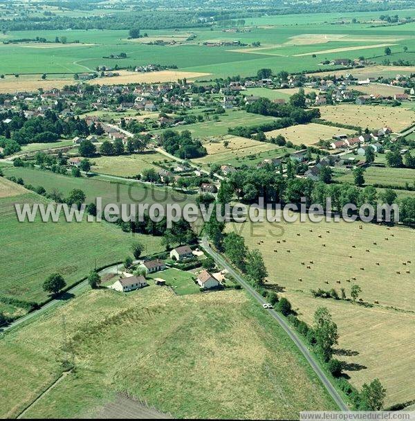 Photo aérienne de Bessay-sur-Allier