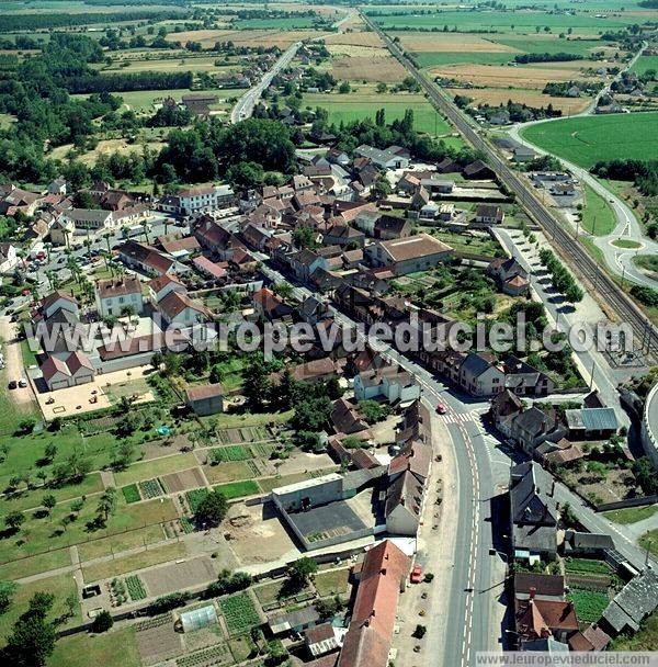 Photo aérienne de Bessay-sur-Allier